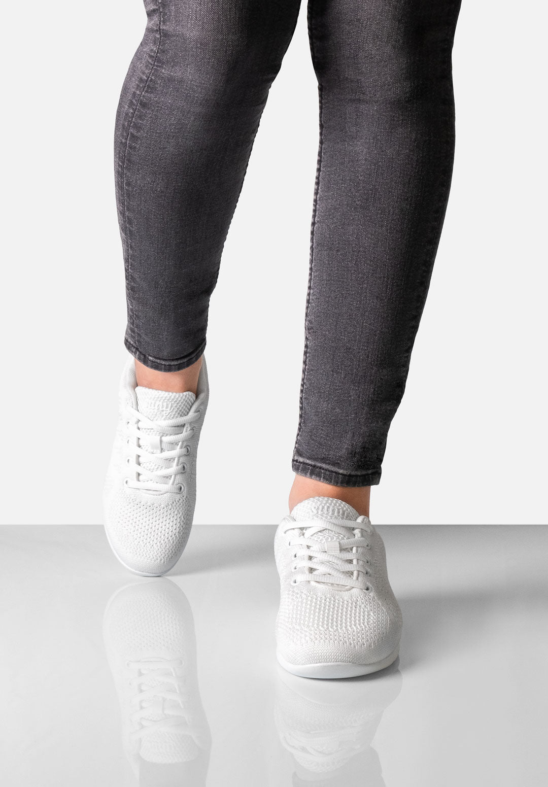 160 Suny Sneaker